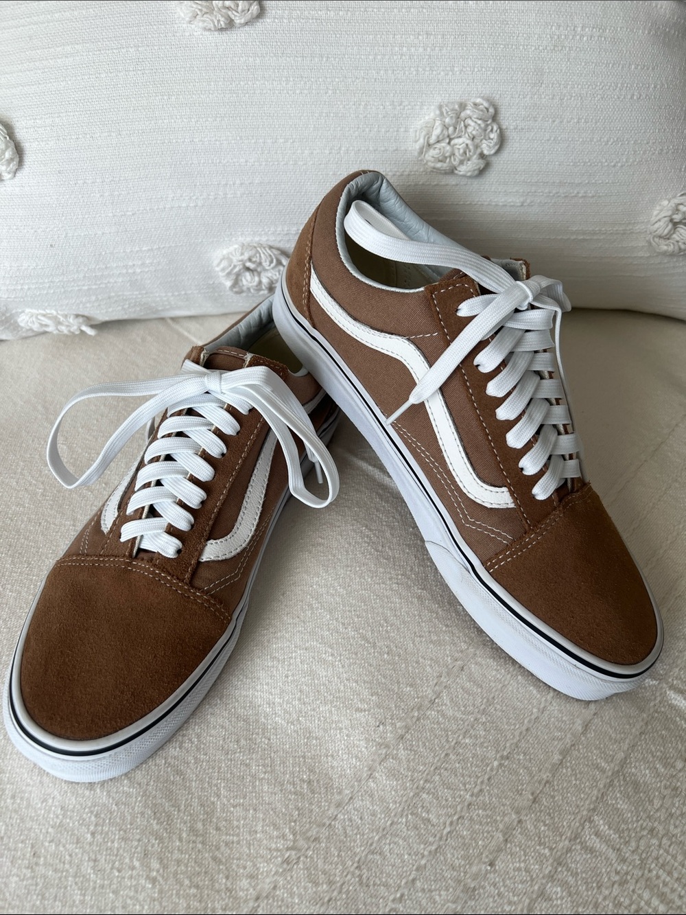 Vans Unisex Old Skool Brown Suede Low-Top Sneakers with White Side Stripe - Picture 1 of 11